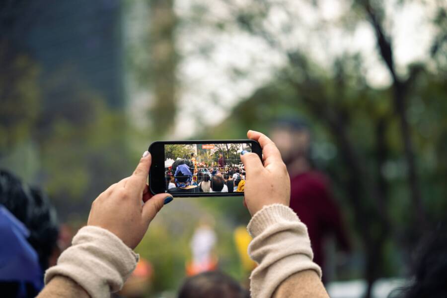 Phone Live Photos and Motion Photos: When to Use Them