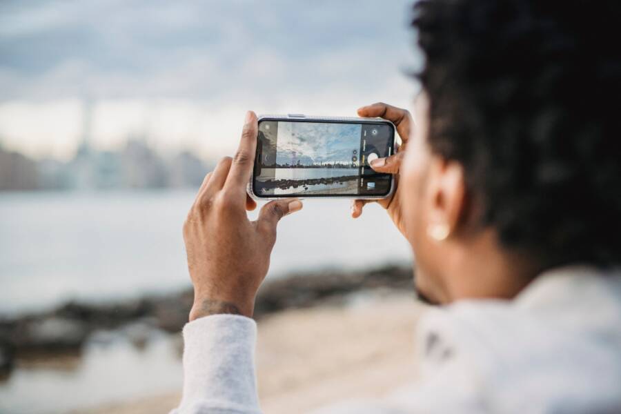 How to Fix a Phone Camera That Takes Blurry Close-Up Photos How to Fix a Phone Camera That Takes Blurry Close-Up Photos