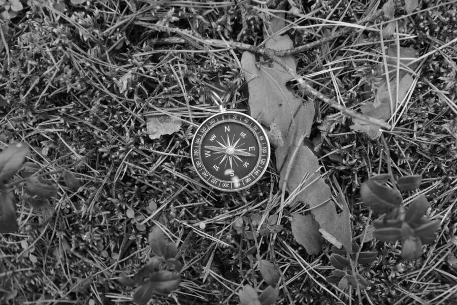 How to Fix a Phone Compass That Keeps Spinning How to Fix a Phone Compass That Keeps Spinning