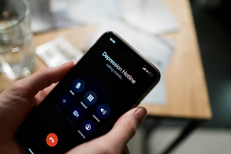 How to Fix a Phone Screen That Stays Black During Calls