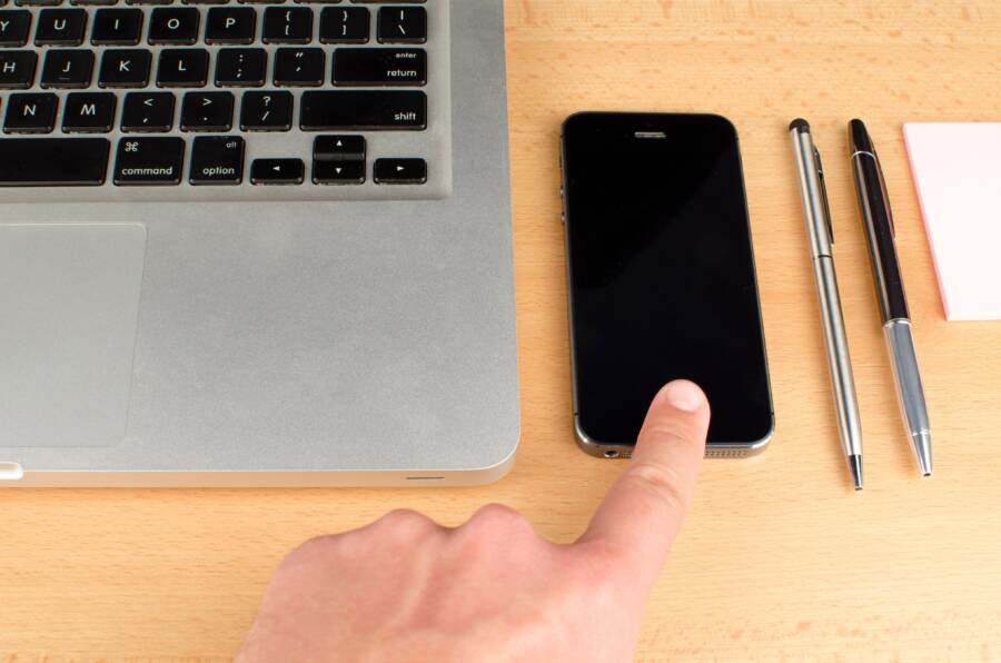 How to Fix a Phone Screenshot Button That Keeps Disappearing