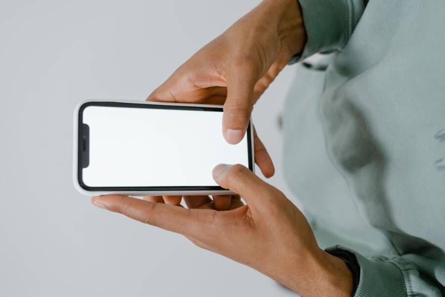 How to Fix a Phone Screenshot Gesture That Keeps Disappearing