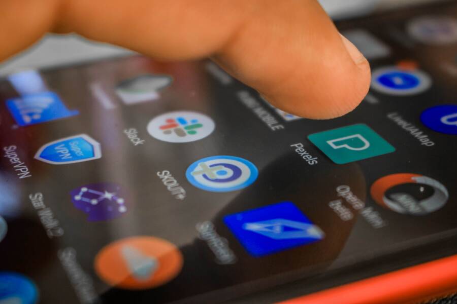 How to Fix a Phone That Clears Notification History Automatically