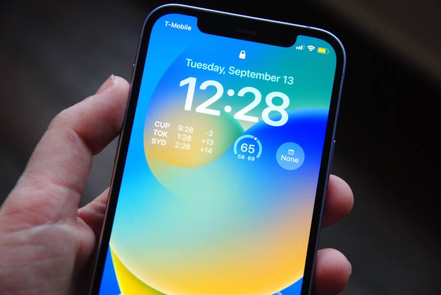 How to Fix a Phone That Hides Notifications on the Lock Screen