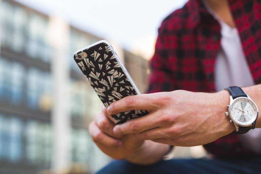 How to Fix a Phone That Keeps Resetting Its Region Settings