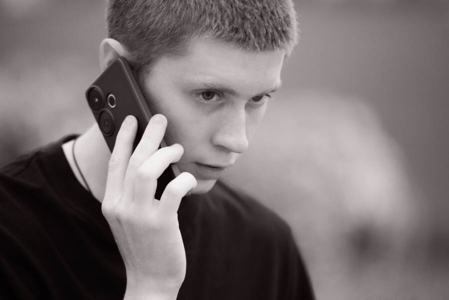 How to Fix a Phone That Reboots After a Call
