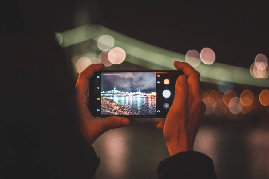 How to Fix a Phone That Saves Photos to Wrong Albums