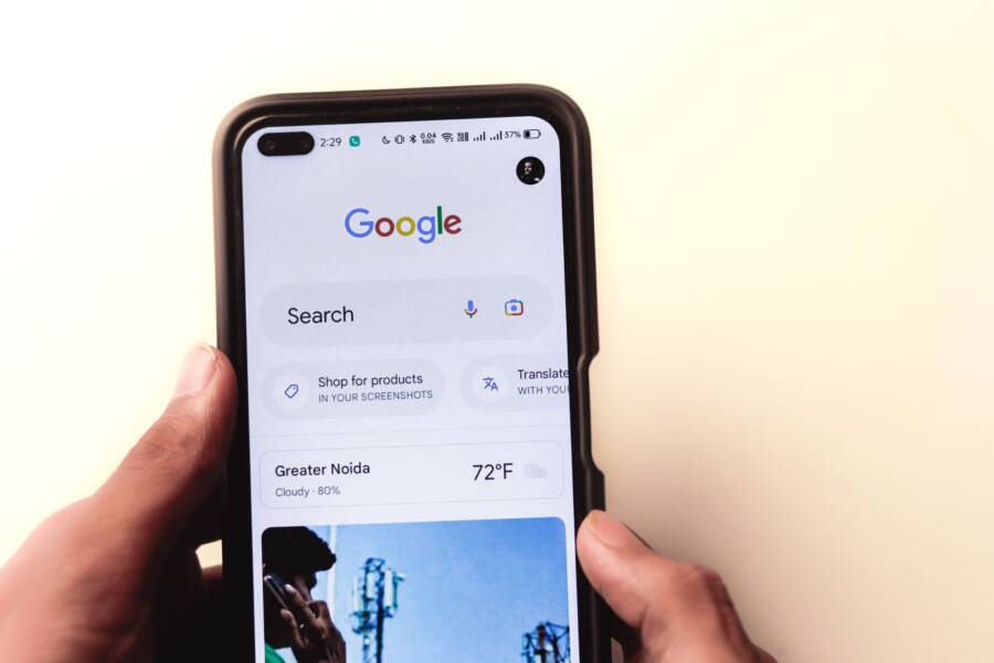 How to Fix a Phone That Shows No Service