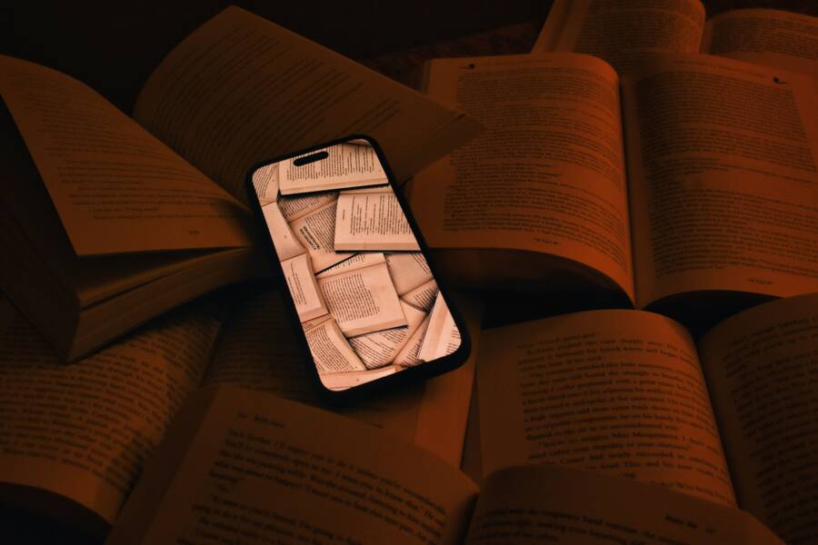 How to Fix a Phone That Won't Learn Custom Words