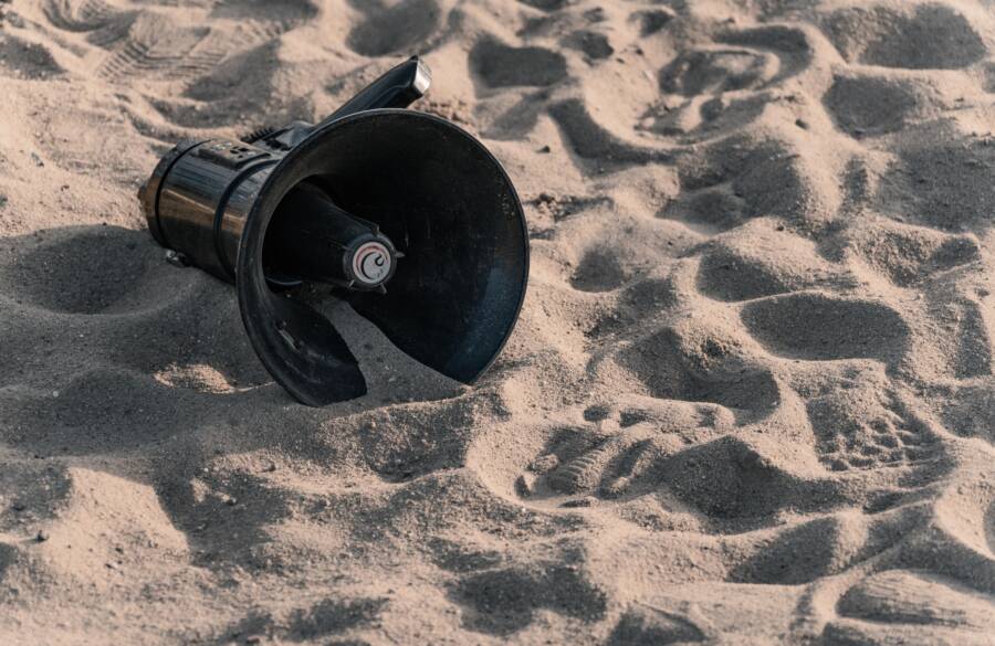 How to Fix a Phone That Won't Play Media Audio on Loudspeaker