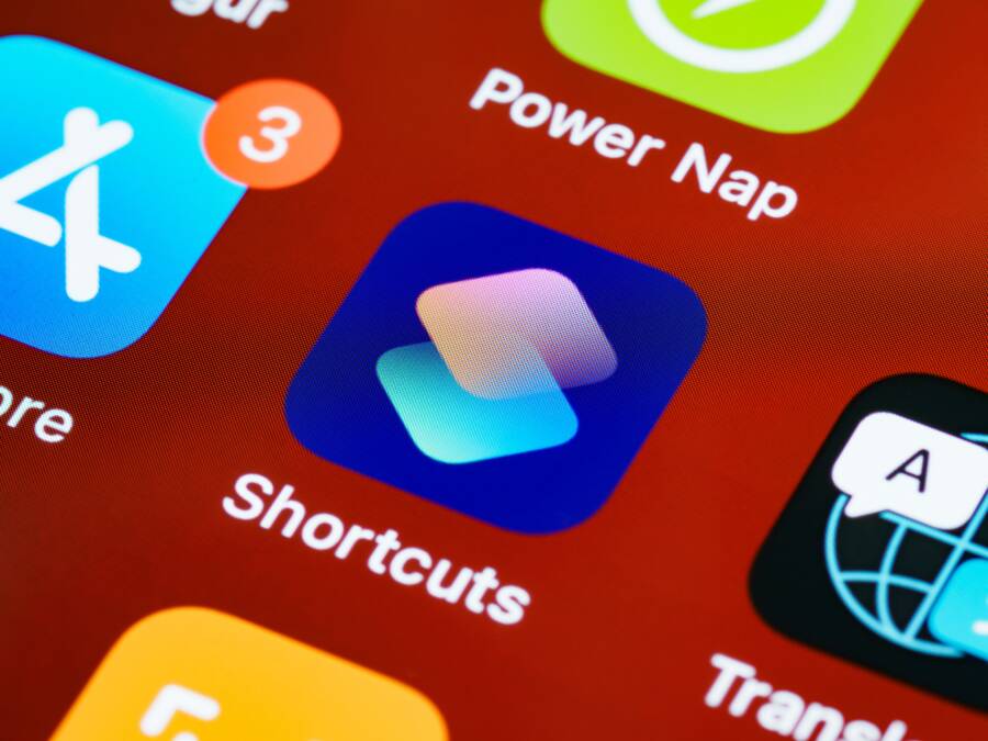 How to Fix a Phone When the App Drawer Sort Order Keeps Resetting