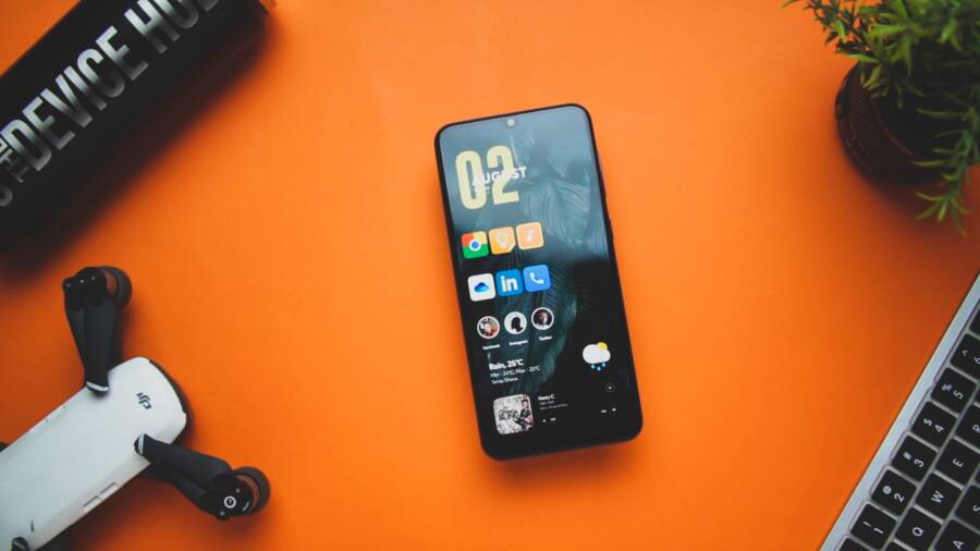 How to Fix a Phone With a Slow App Drawer How to Fix a Phone With a Slow App Drawer