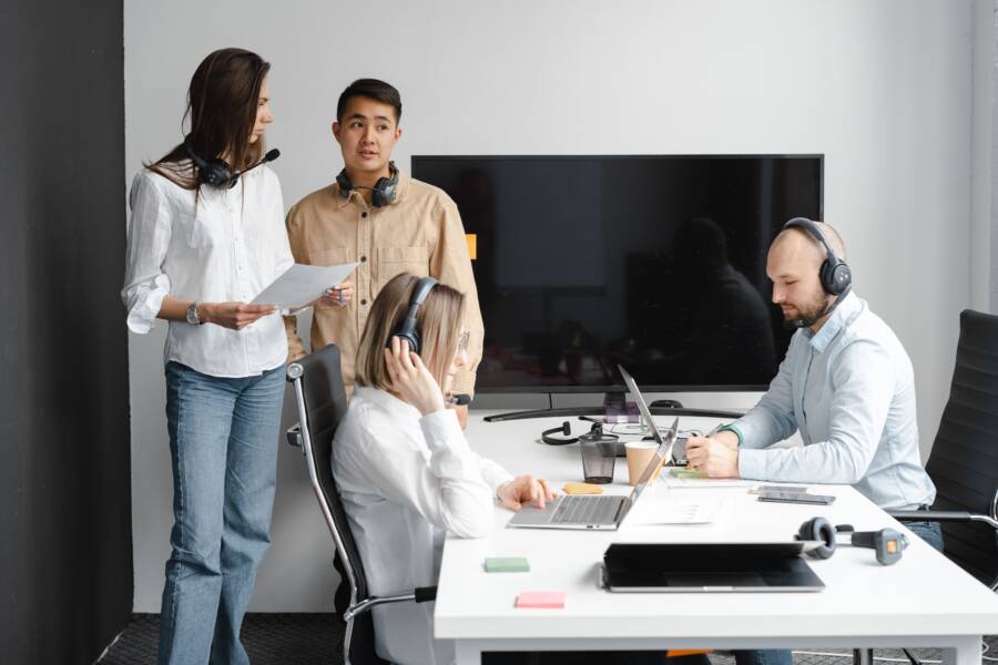 How to Fix a Quiet Phone Microphone in Meetings (Practical Troubleshooting Guide)