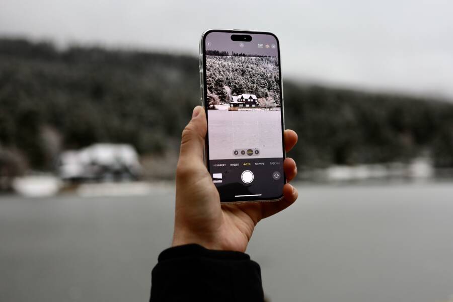 How to Fix a Smartphone Camera That Freezes While Zooming