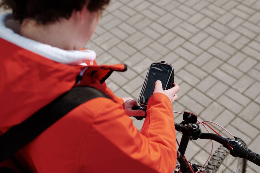 How to Fix a Smartphone GPS Drifting on Foot