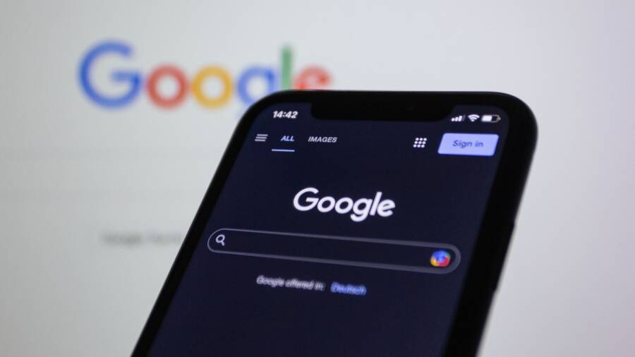 How to Fix a Smartphone Stuck on the Startup Logo