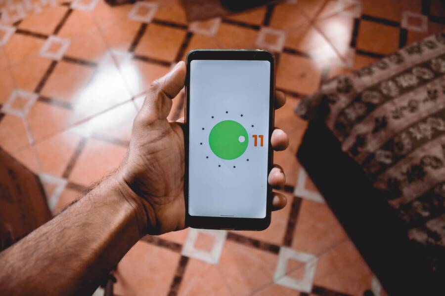 How to Fix a Smartphone That Keeps Changing System Language