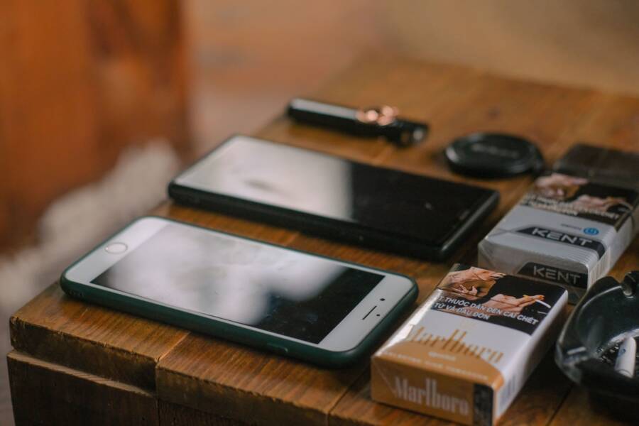 How to Fix a Smartphone That Loses Service Indoors