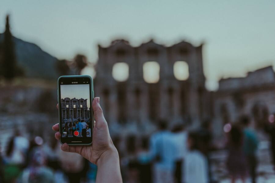 How to Fix a Smartphone That Won't Save Video Resolution Settings