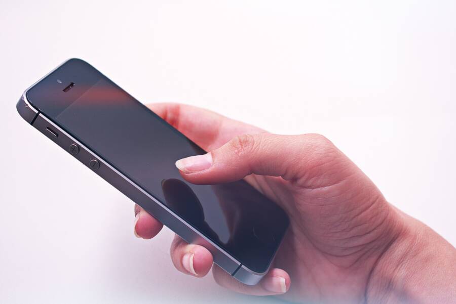 How to Fix a Smartphone Touch Screen That Misses Taps