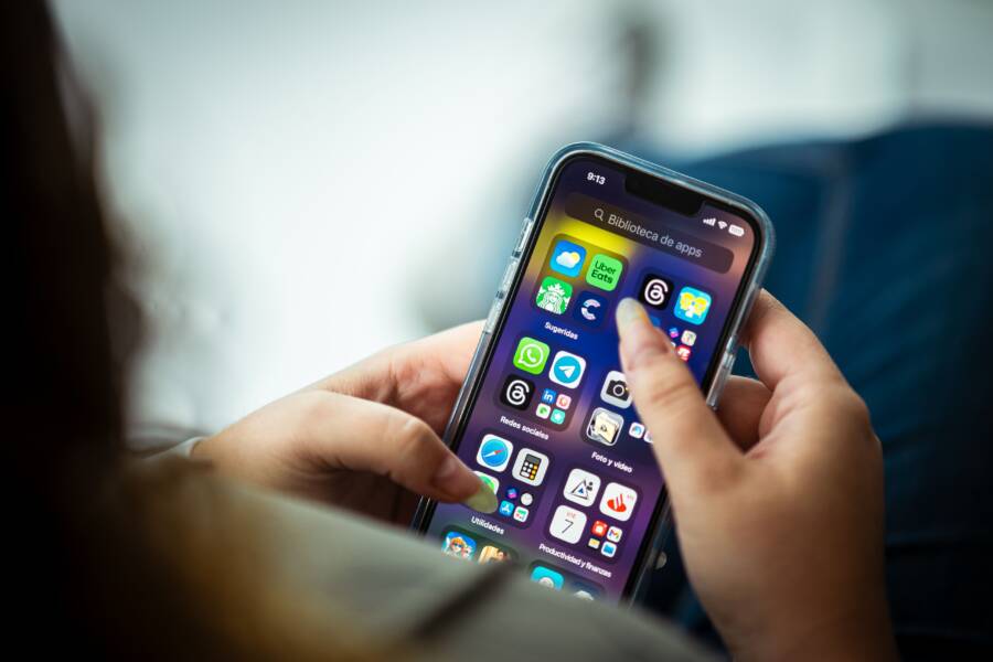 How to Fix a Smartphone Weather App That Fails to Refresh Automatically