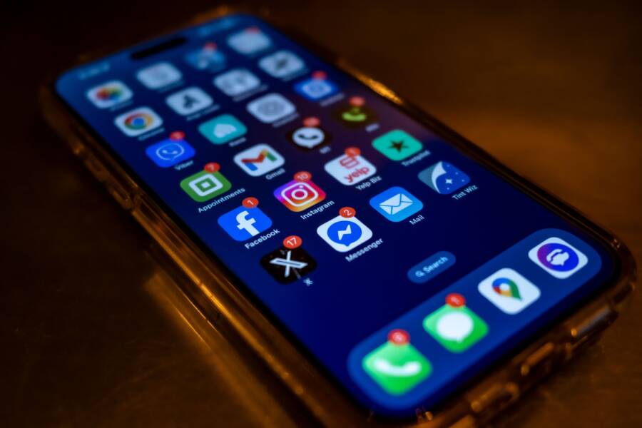 How to Fix a Smartphone When Notifications Ignore Quiet Hours