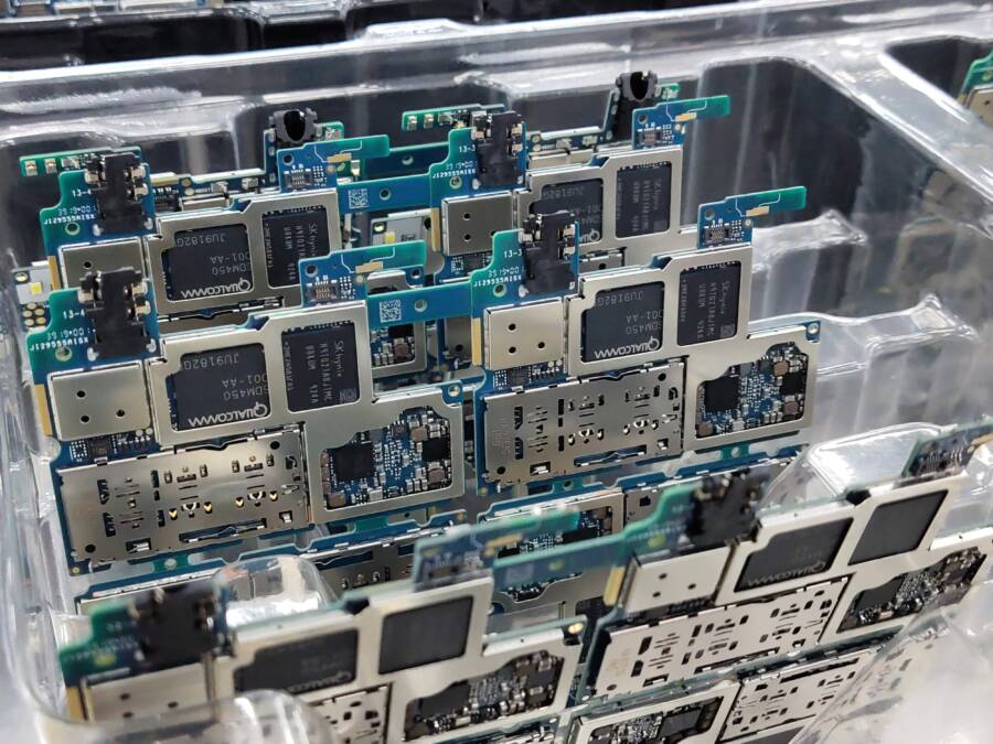 How to Fix a Smartphone When System Data Takes Over Storage
