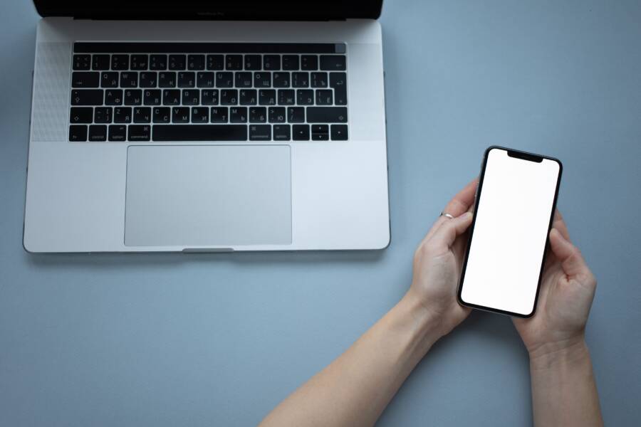 How to Fix One-Handed Typing Issues on Your Smartphone