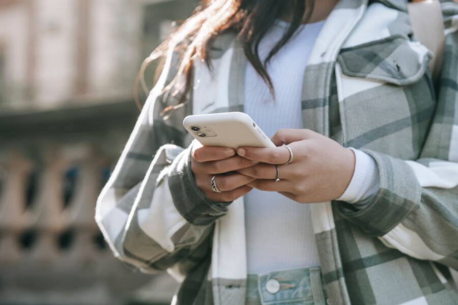 How to Fix Phone Text Replacement Shortcuts That Won't Save
