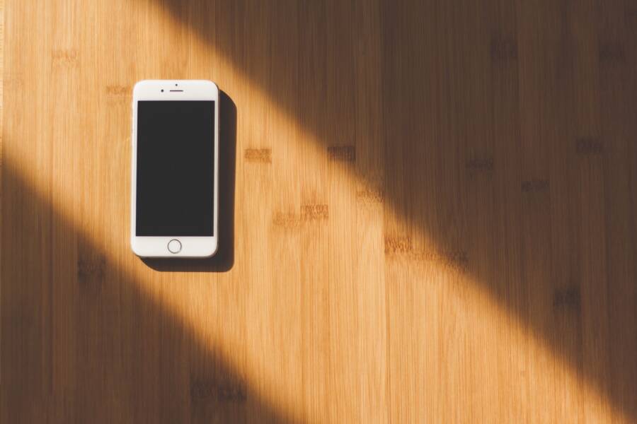 How to Fix Stretched Phone Wallpaper (Step-by-Step Guide)