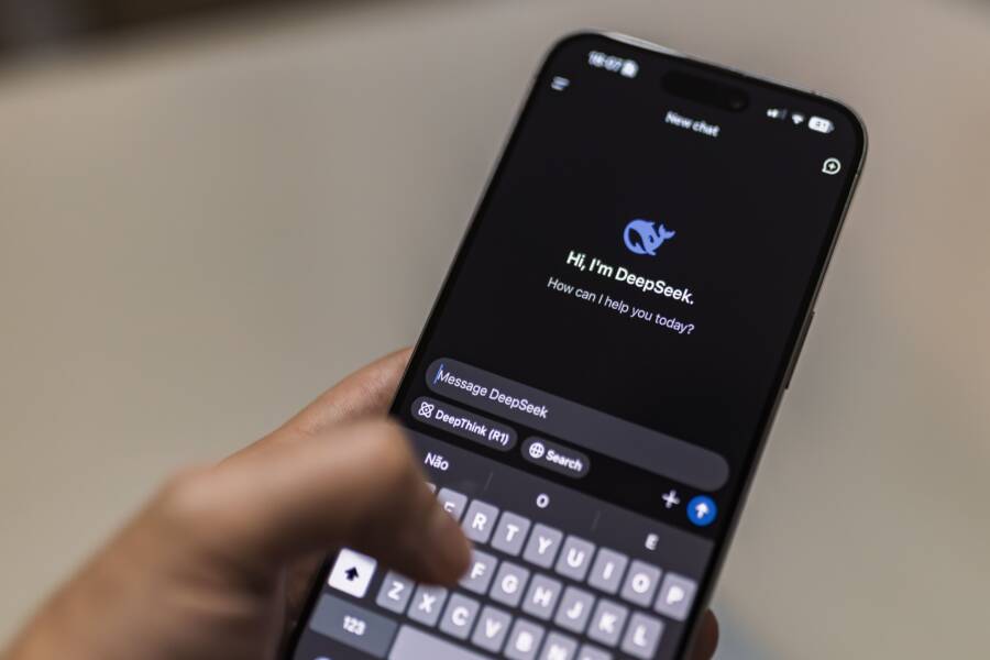 How to Fix Text Messages Not Grouping Correctly on Your Phone
