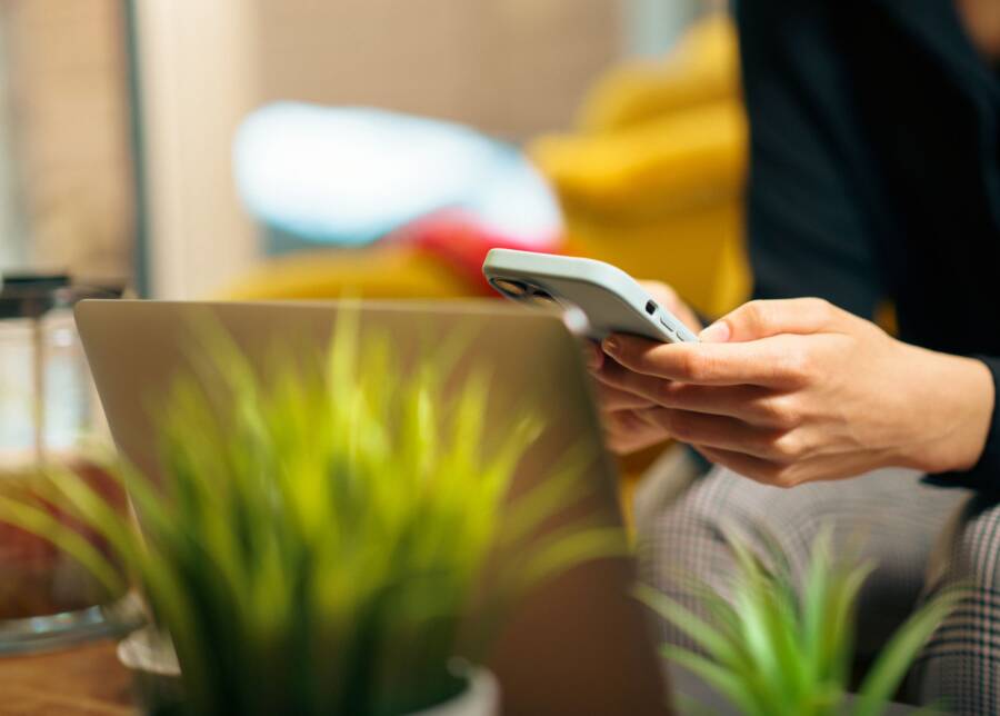 How to Stop Your Phone Browser from Refreshing Tabs