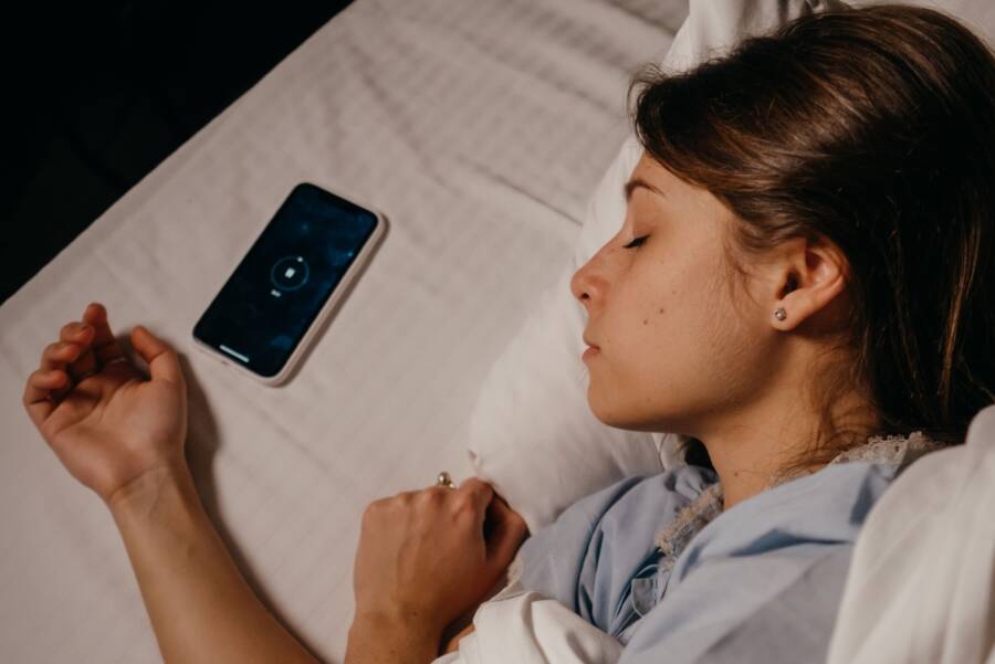 How to Stop Your Phone From Dropping Wi-Fi During Sleep