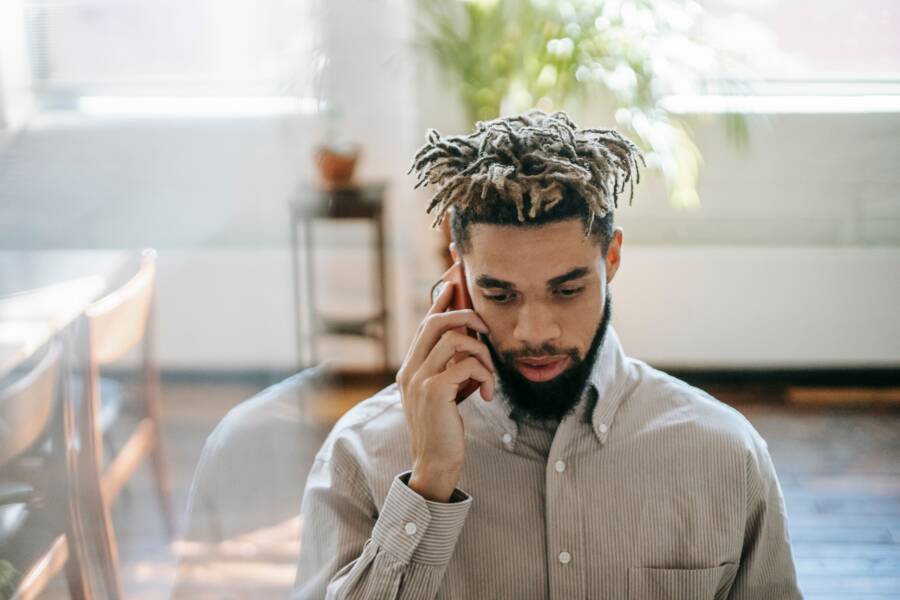 How to Stop Your Phone From Overheating During Long Calls