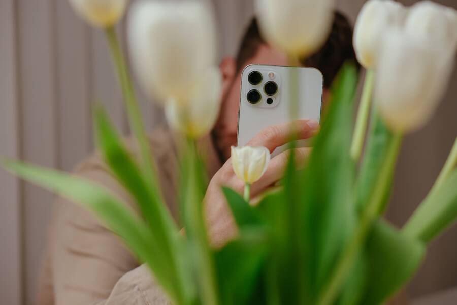 How to Stop Your Phone Photo Album From Reordering Itself