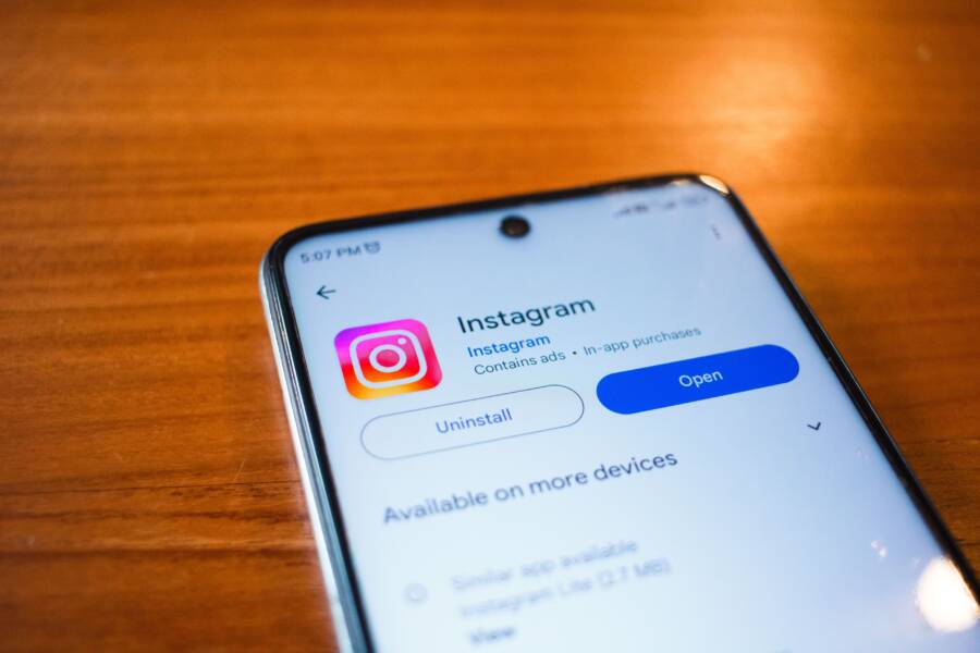 How to Stop Your Smartphone Browser From Opening Ad Tabs