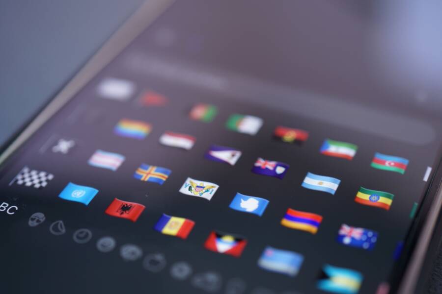Phone Wallpaper Keeps Resetting: How to Fix It
